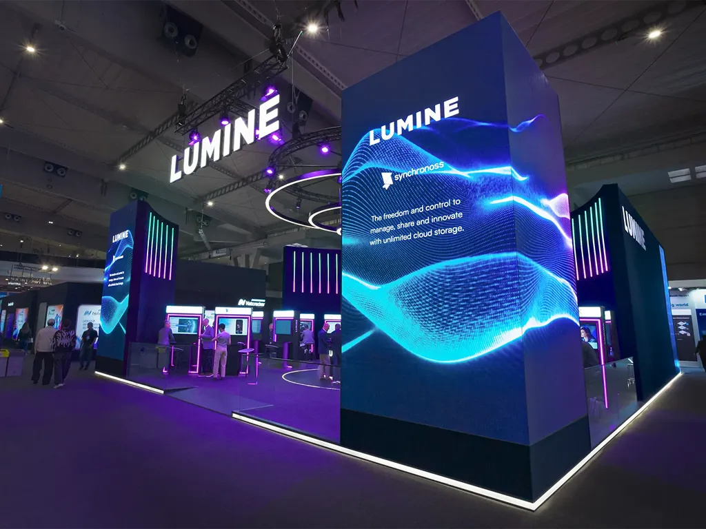 Lumine video production, LED totem columns for an exhibition stand